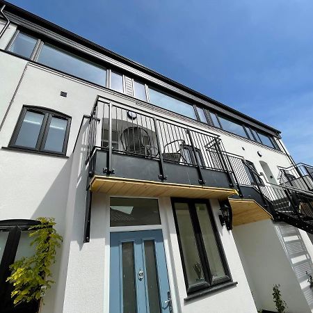 Lees Lookout Holt ,2 Bedroom Luxury Apartment With Private Parking 외부 사진