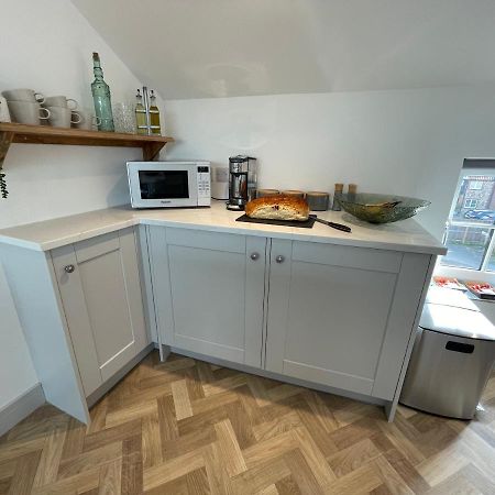 Lees Lookout Holt ,2 Bedroom Luxury Apartment With Private Parking 외부 사진