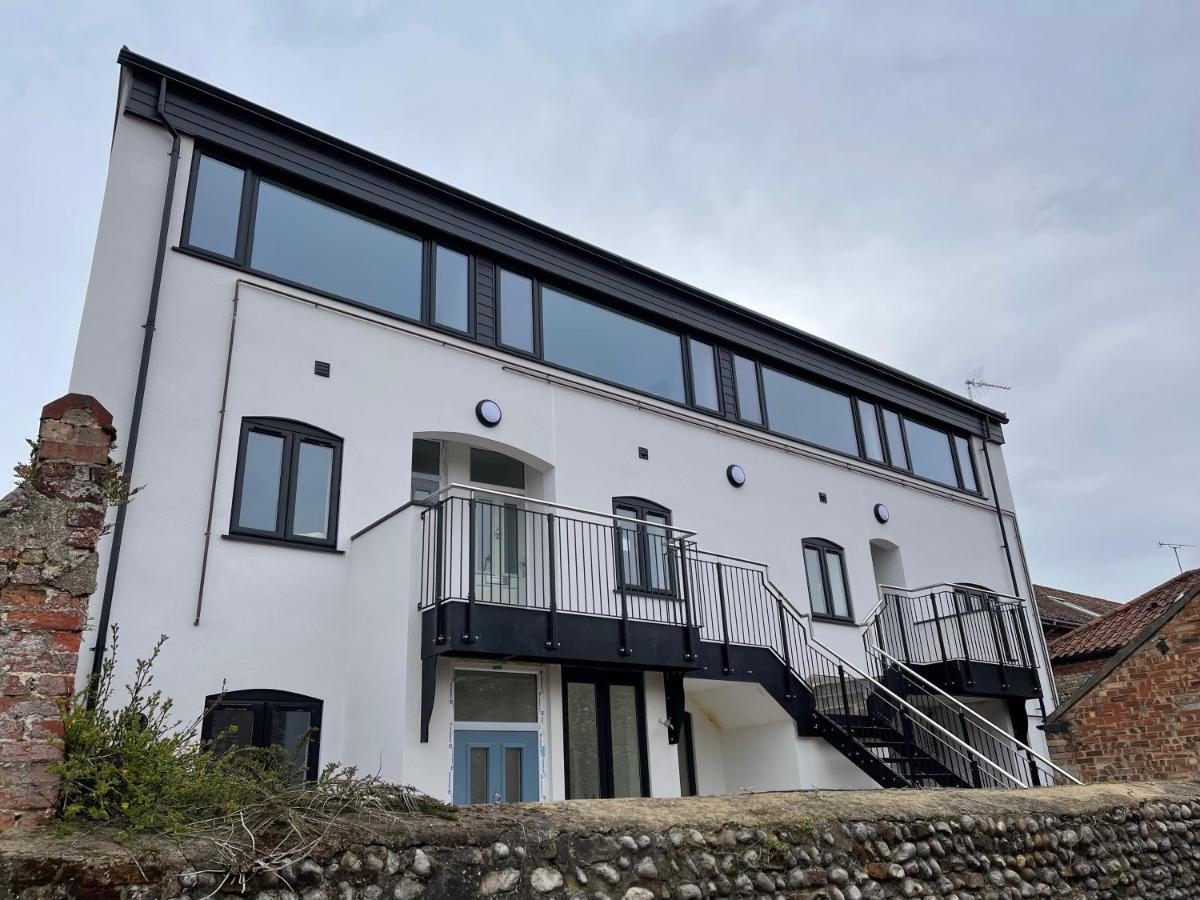 Lees Lookout Holt ,2 Bedroom Luxury Apartment With Private Parking 외부 사진