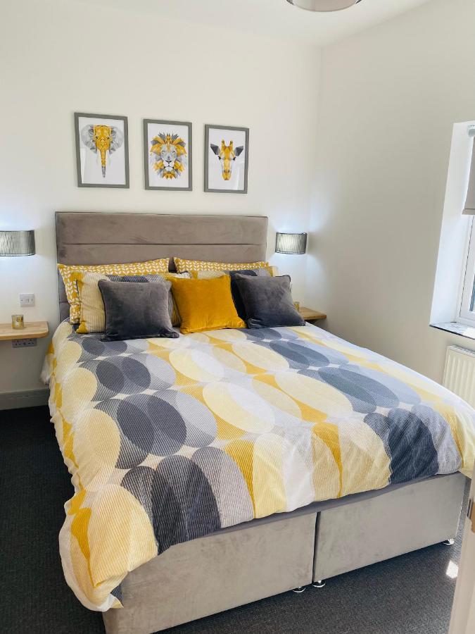 Lees Lookout Holt ,2 Bedroom Luxury Apartment With Private Parking 외부 사진