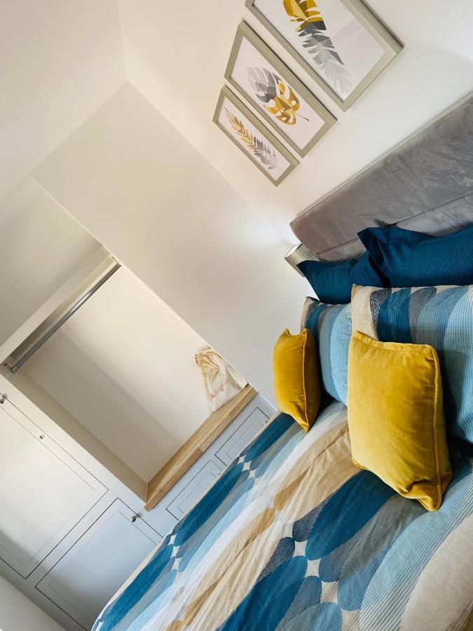 Lees Lookout Holt ,2 Bedroom Luxury Apartment With Private Parking 외부 사진