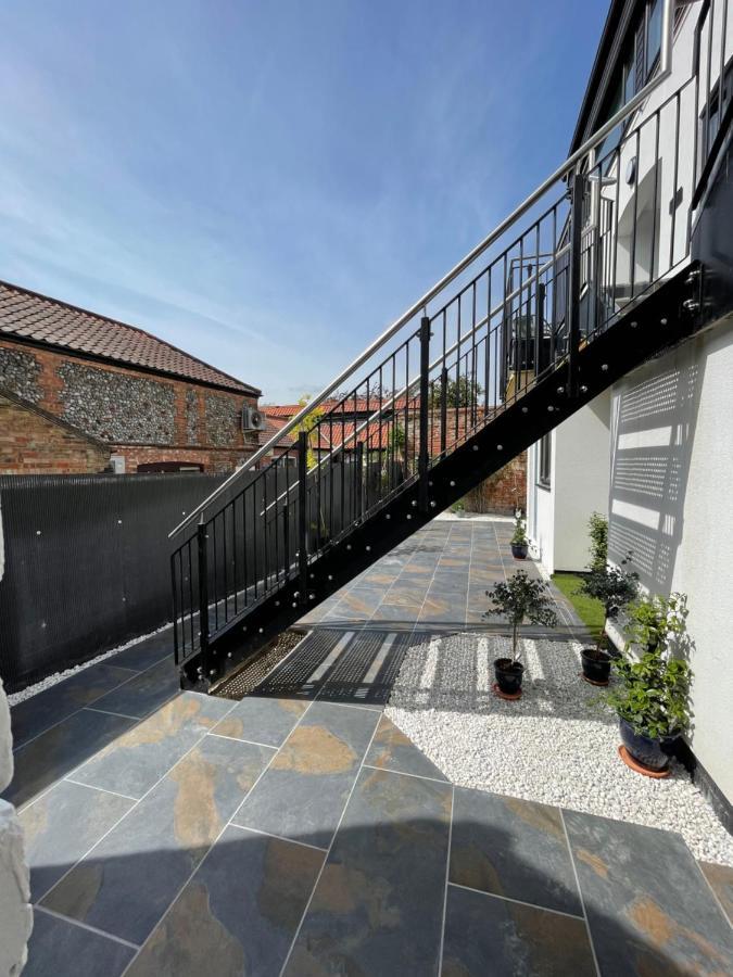 Lees Lookout Holt ,2 Bedroom Luxury Apartment With Private Parking 외부 사진