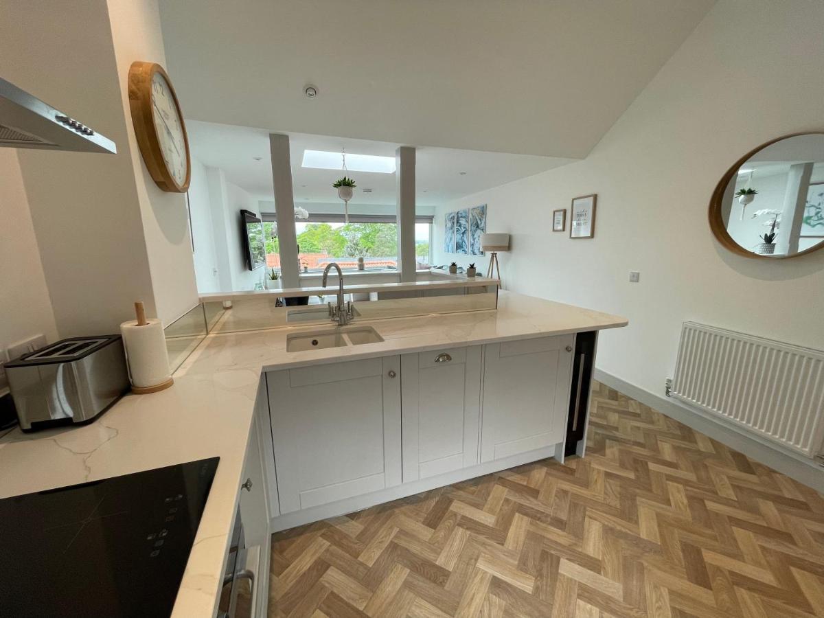 Lees Lookout Holt ,2 Bedroom Luxury Apartment With Private Parking 외부 사진