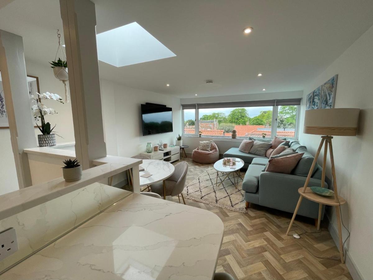 Lees Lookout Holt ,2 Bedroom Luxury Apartment With Private Parking 외부 사진