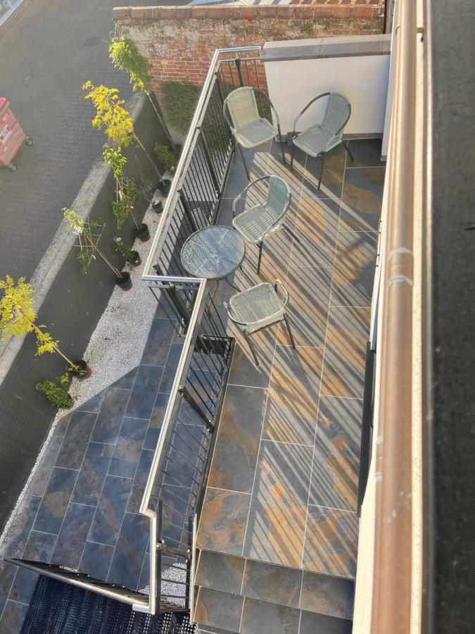 Lees Lookout Holt ,2 Bedroom Luxury Apartment With Private Parking 외부 사진