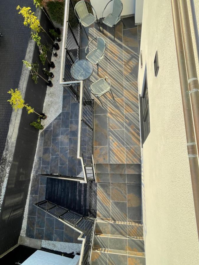 Lees Lookout Holt ,2 Bedroom Luxury Apartment With Private Parking 외부 사진